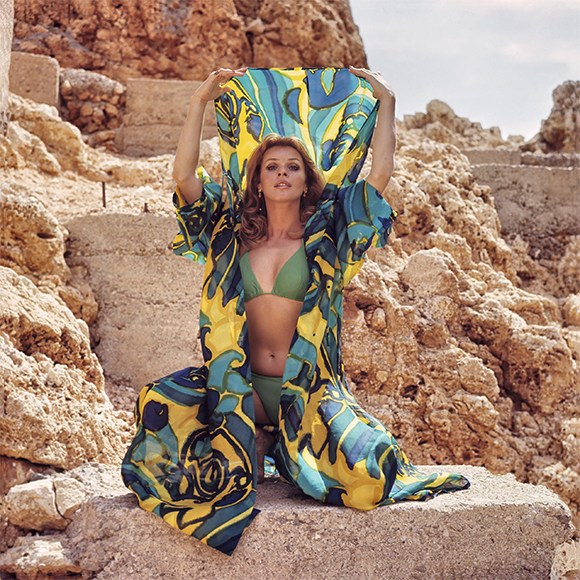 Senta Berger, während der Dreharbeiten zum Film „Roma Bene - Liebe und Sex in Rom” (1971, Regie: Carlo Lizzani). Foto von Angelo Frontoni © Museo Nazionale del Cinema / CSC-Cineteca Nazionale